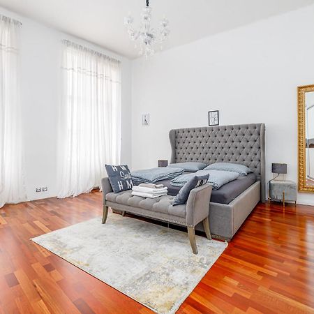 Newly Renovated Apartment In The Old Town Bratislava Ngoại thất bức ảnh