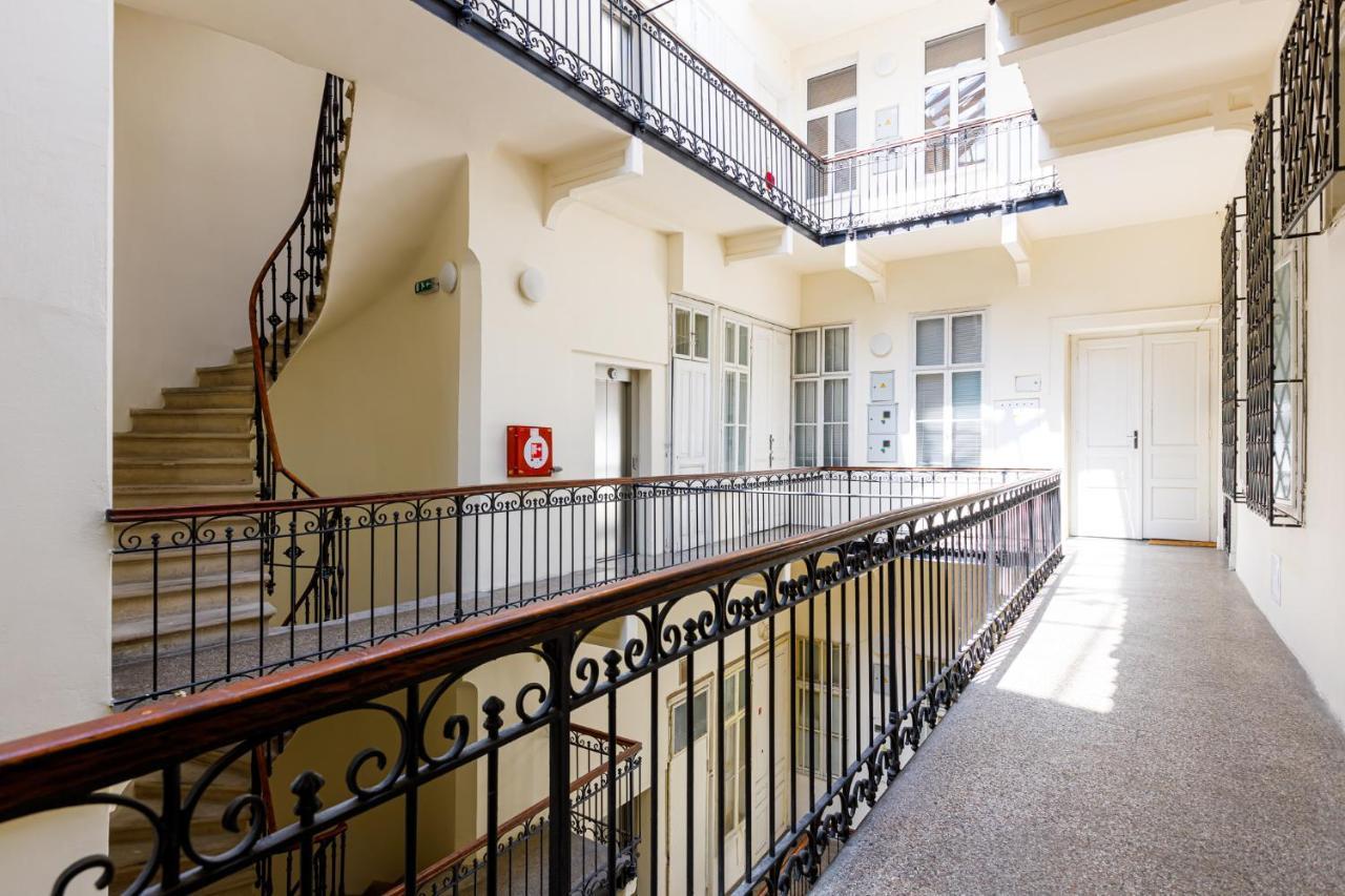 Newly Renovated Apartment In The Old Town Bratislava Ngoại thất bức ảnh
