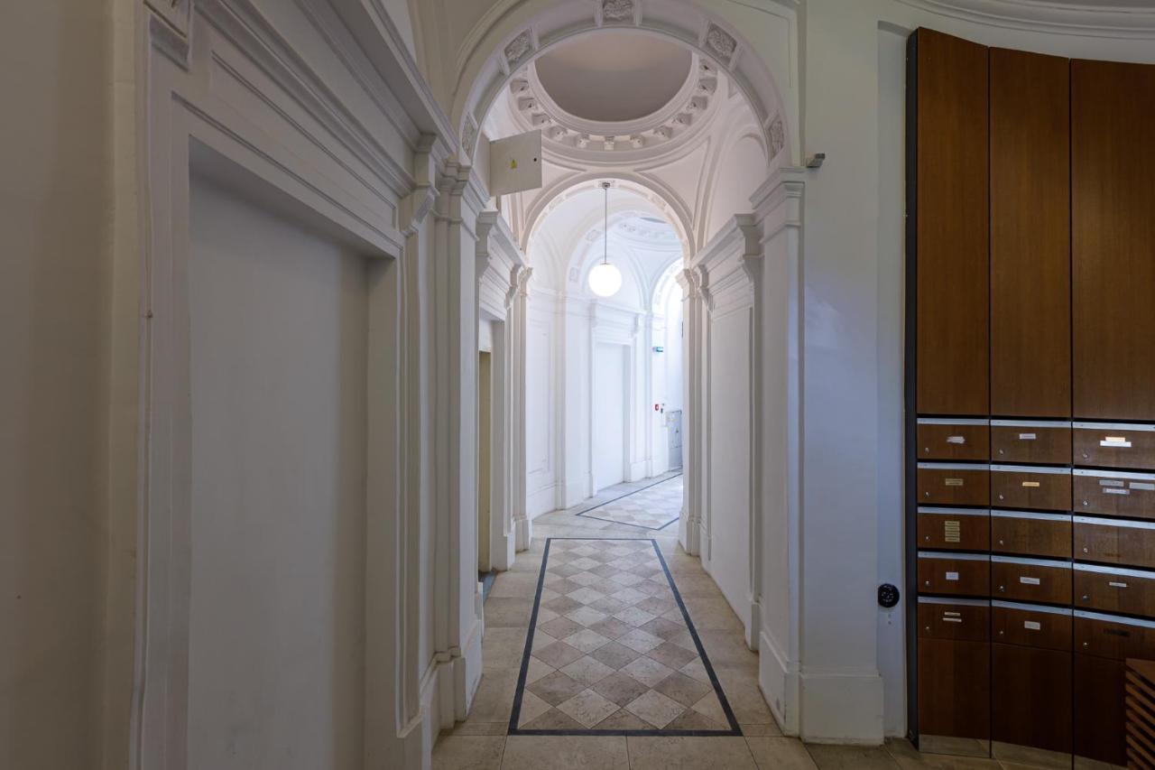Newly Renovated Apartment In The Old Town Bratislava Ngoại thất bức ảnh