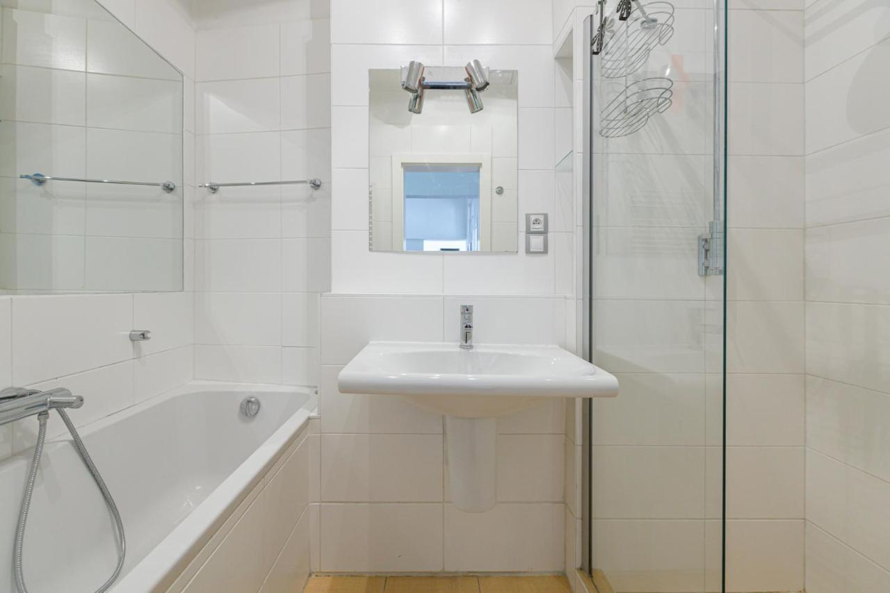 Newly Renovated Apartment In The Old Town Bratislava Ngoại thất bức ảnh